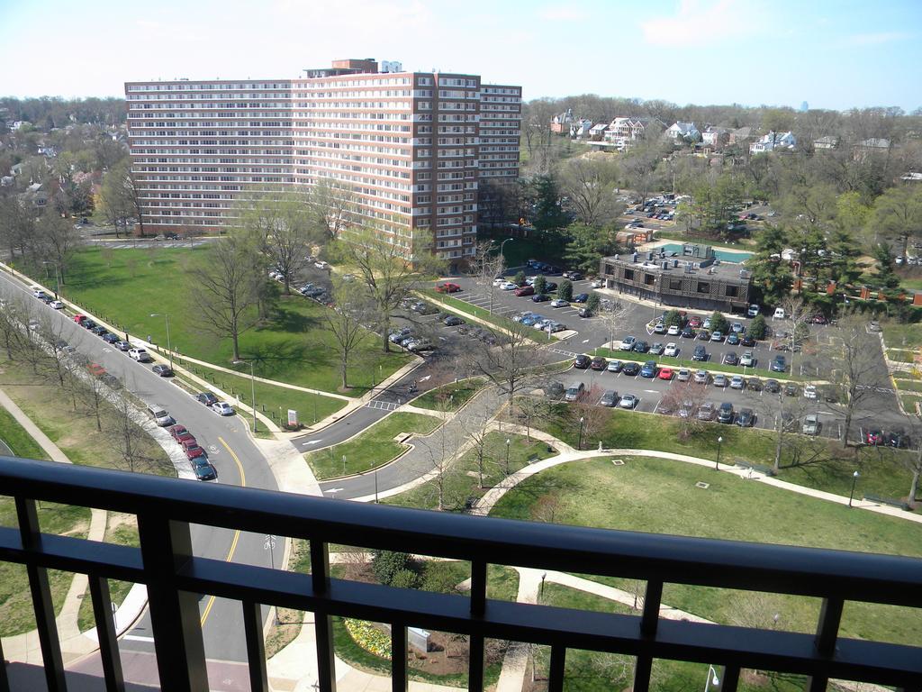 Madison Hospitality At 1401 Joyce Street 阿林顿 外观 照片